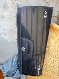 Nissan frontier tail gate