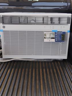 GE Air Conditioner With Heat Pump 