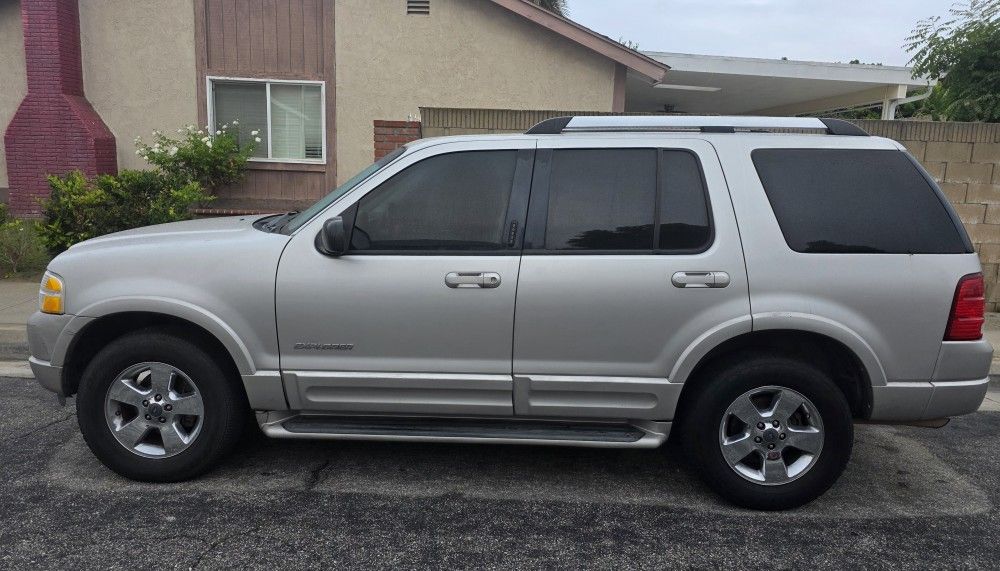 2005 Ford Explorer
