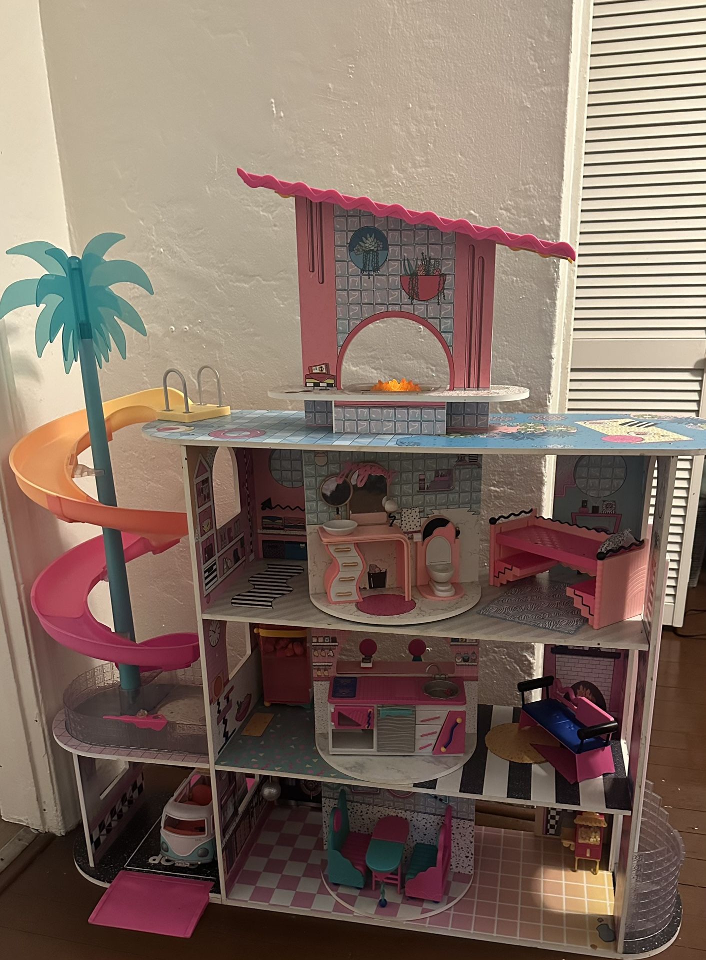 LOL DOLL DREAMHOUSE