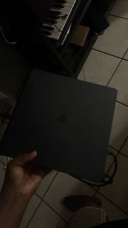 Monitor/ps4/controller