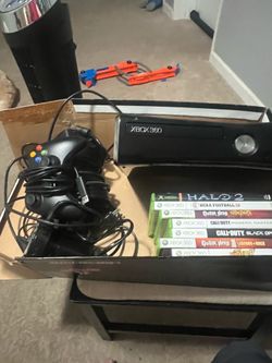 Xbox 360 slim with games