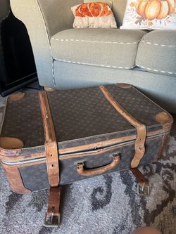 VINTAGE LOUIS VUITTON SUITCASE