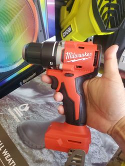 M18 18V Lithium-Ion Brushless Cordless 1/2 in. Compact Drill/Driver