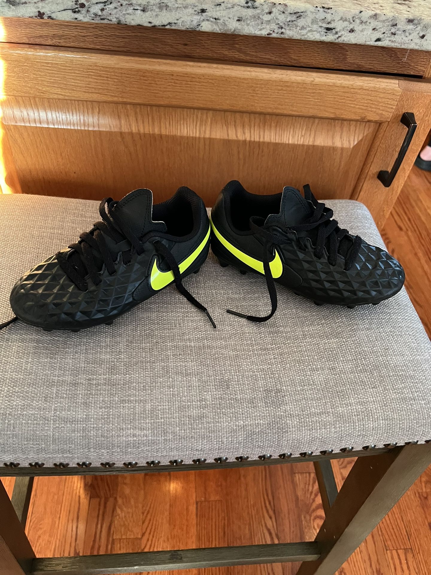Kids Nike Tiempo Soccer Cleats Size 11C $20 Obo