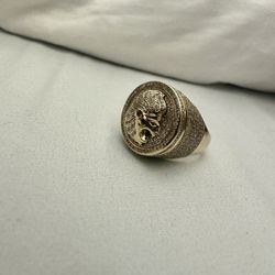 10k Lion Head Ring With natural Diamonds