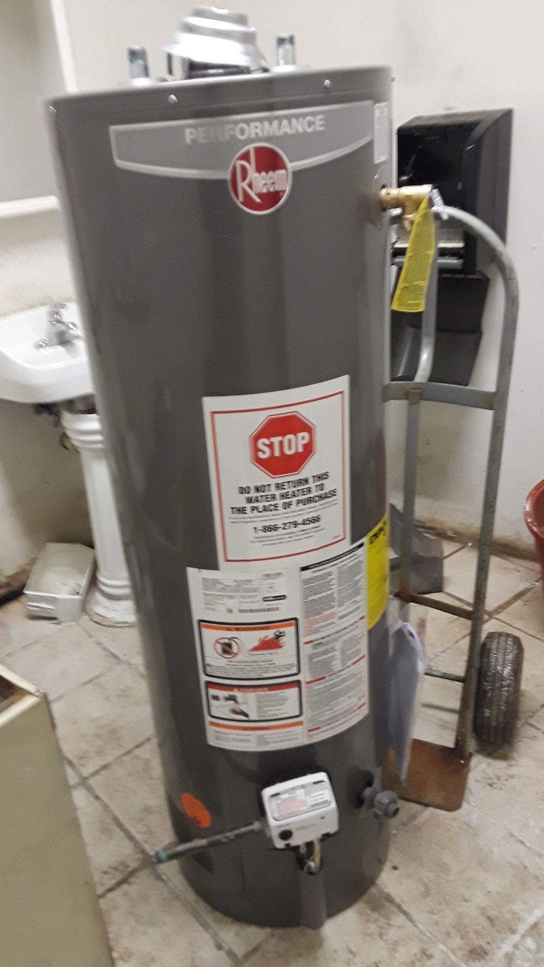 Brand new 40 gal hot water heater with manufacturer warranty