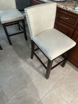 4 bar stools