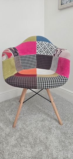 Accent chairs (2)