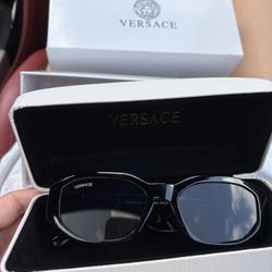 Versace Medusa Biggie Sunglasses Black And Gold