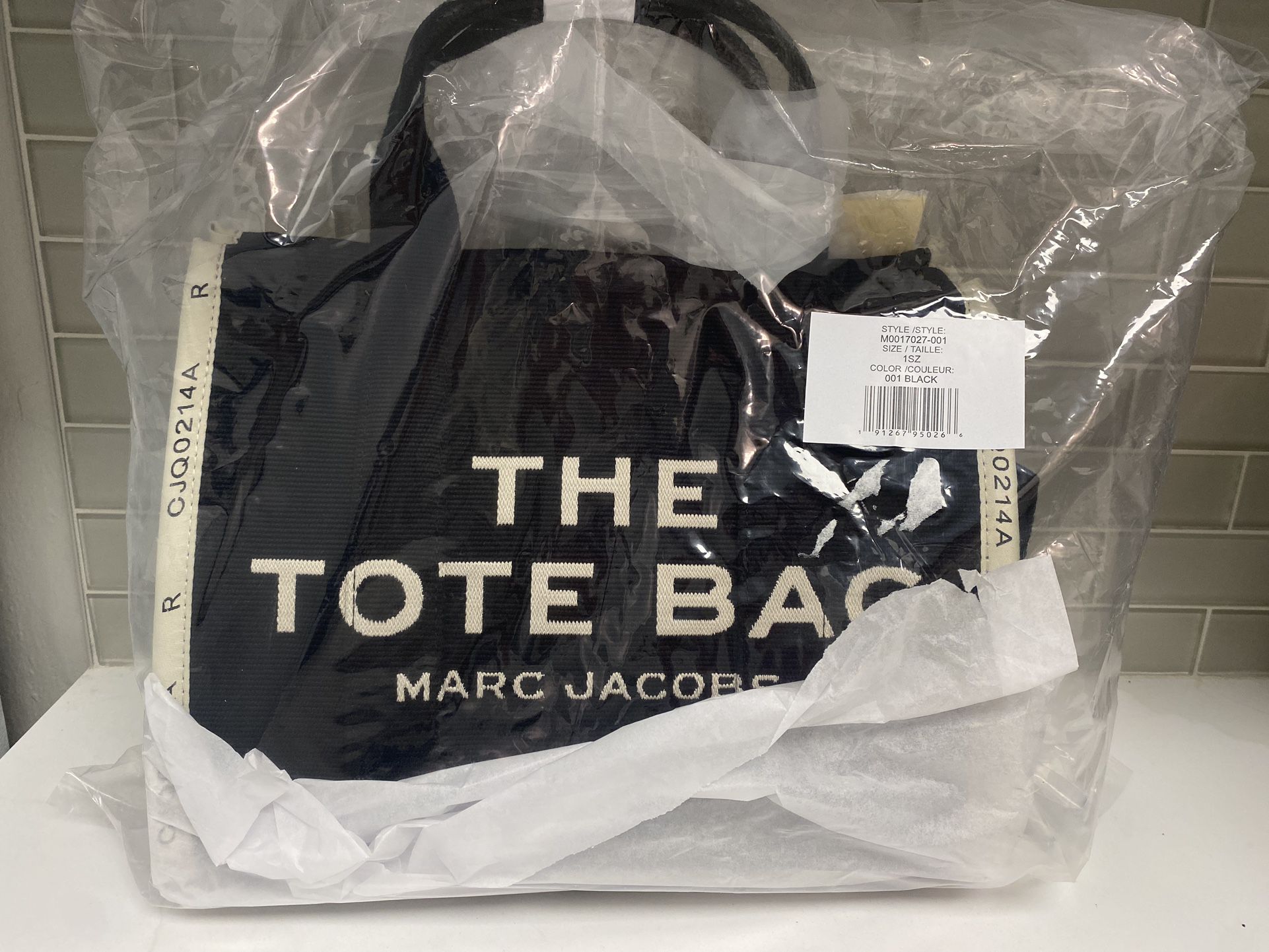 Marc Jacobs Bucket Bag for Sale in North Miami Beach, FL - OfferUp