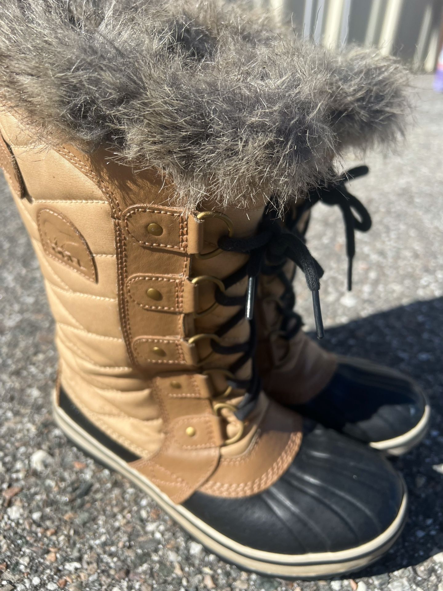 Sorel Tofino ll Faux Fur Lace-Up Waterproof Snow Boots in Curry & Fawn, Women's Size 6