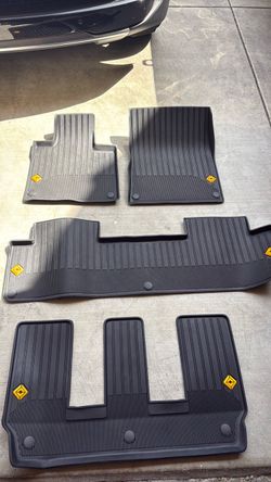 Rivian OEM R1S All Weather Mat Set