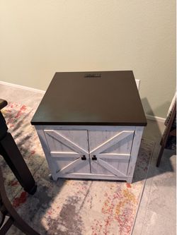 Charging End Table (Must pick up)