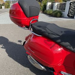 2007 Red Vespa 250 GTS IE