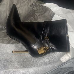 Tom ford size 36 black high heel