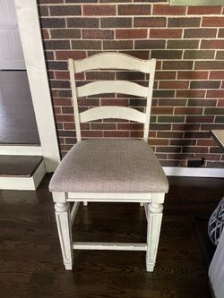 White Counter Chairs (4)