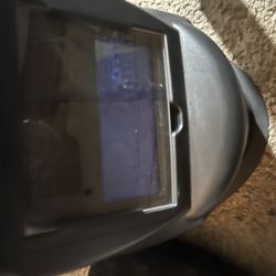 Welding helmet