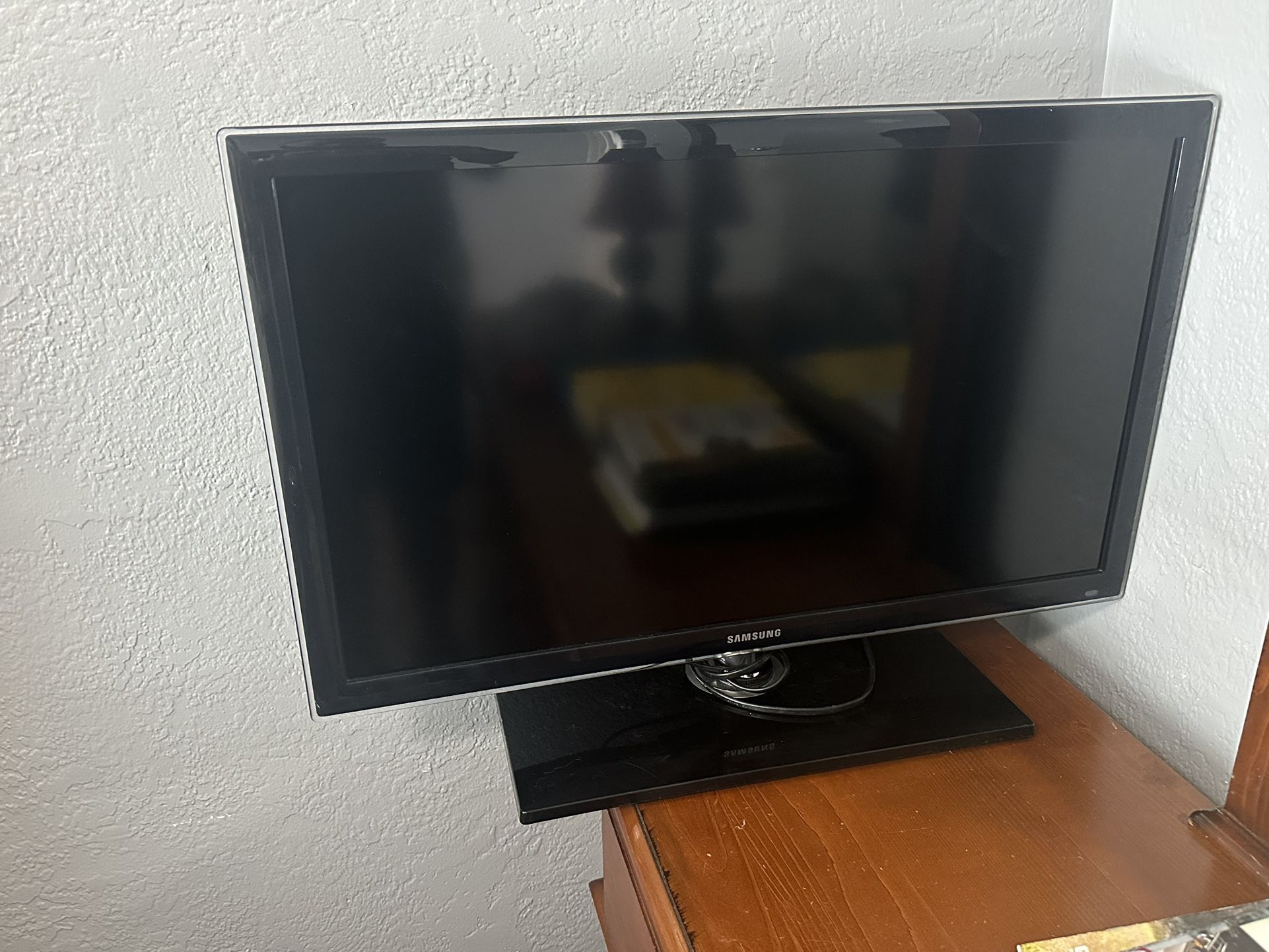 32 Inch Samsung TV For Sale 