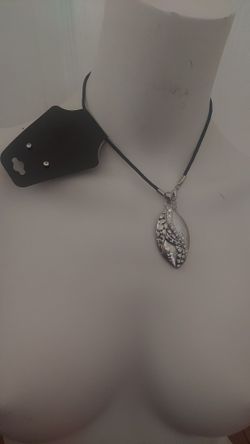 Metal And Rubber Necklace Set