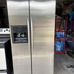 Whirlpool Refrigerator 