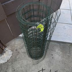 Excellent Condition Garden Wire Birds  Cage Pets Fences And Bed 