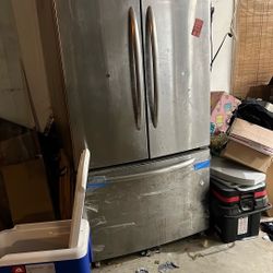 Refrigerator 