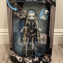 Monster High Doll Reel Drama Collector Frankie Stein