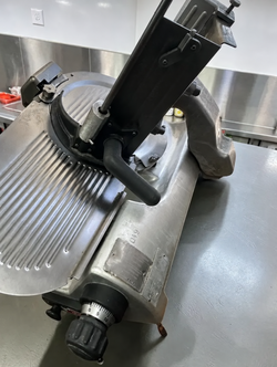 Hobart 2812 Manual Commercial 12” Meat Slicer