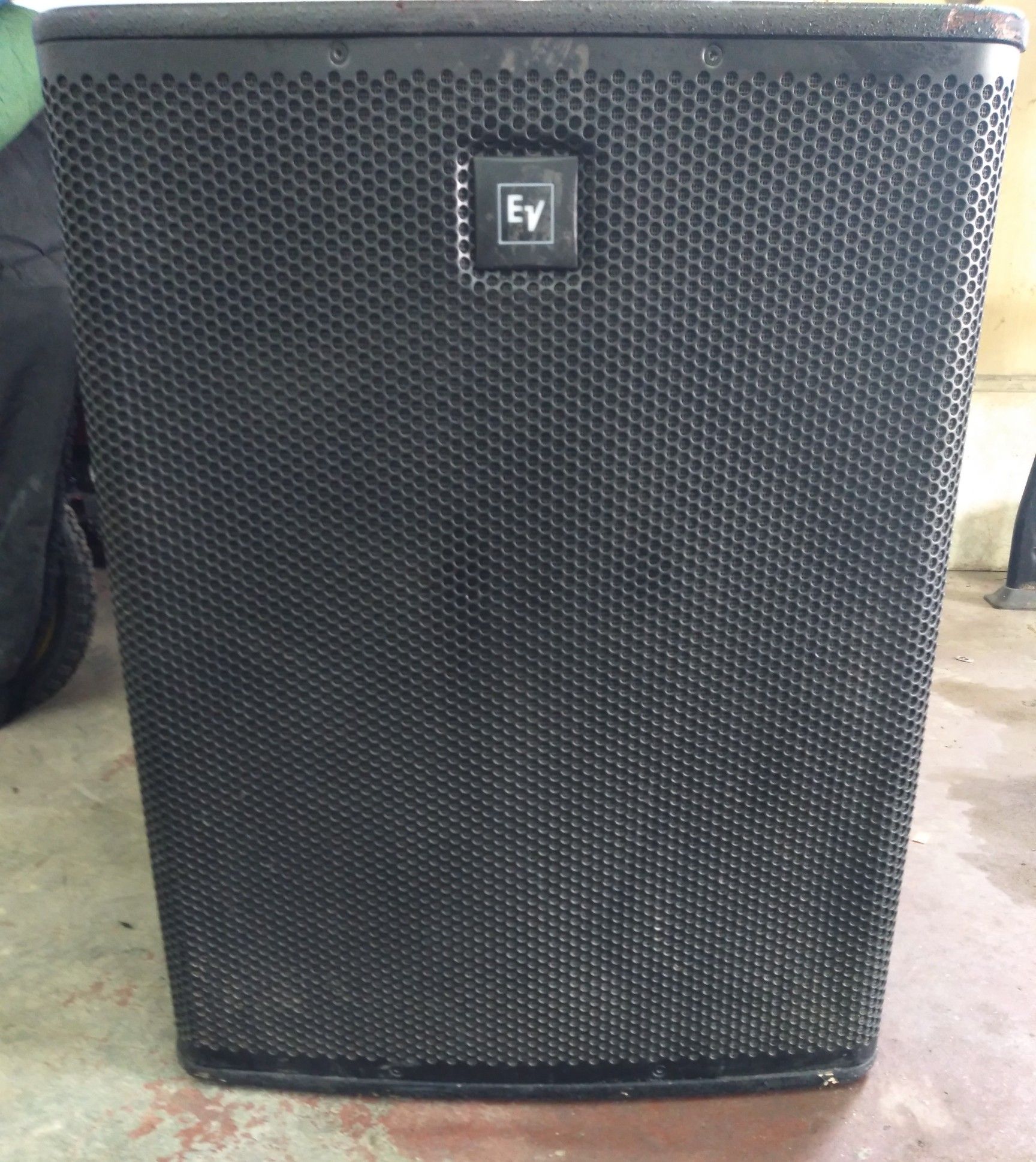 Elx 18 inch speaker