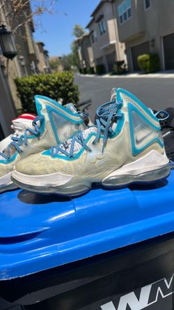 Size 15 m basketball shoes