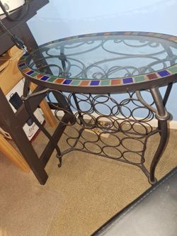 24x24x13 accent  16 vine  bottle stand