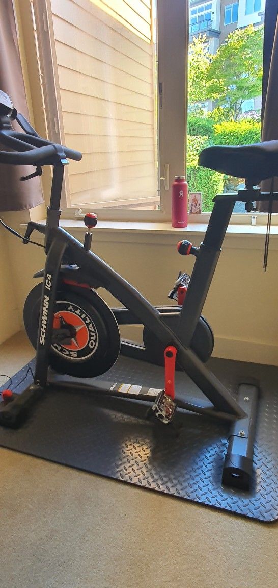 Schwinn IC4 Indoor Cycling Bike