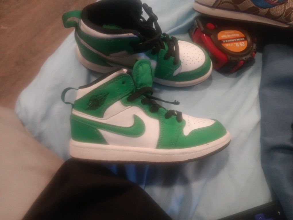 Child Nikes