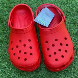 Crocs Unisex-Adult Classic Clogs (Red)Size 4m/6w to 7m/9w 