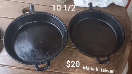 Two Cast iron pans 