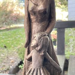 LEONARDO ART WORKS INC. 1960-70's Figurine Sculpture Mother w/ Daughter 12” VTG
