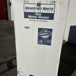 New In Box 75 G Gas Bradford White Water Heater 