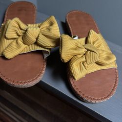 Bow Tie slide Sandals  , Like New  (EU sz 39 / US 8-8.5)