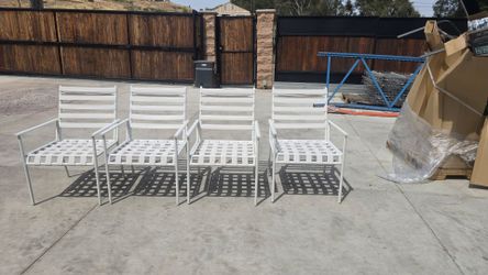 Outdoor dining chairs