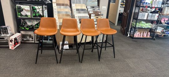 Taburete de bar moderno de piel sintética con respaldo ergonómico y reposapiés, marco de metal resistente, asiento de altura de mostrador para isla de