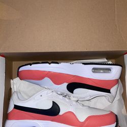Woman’s Nike Air Max