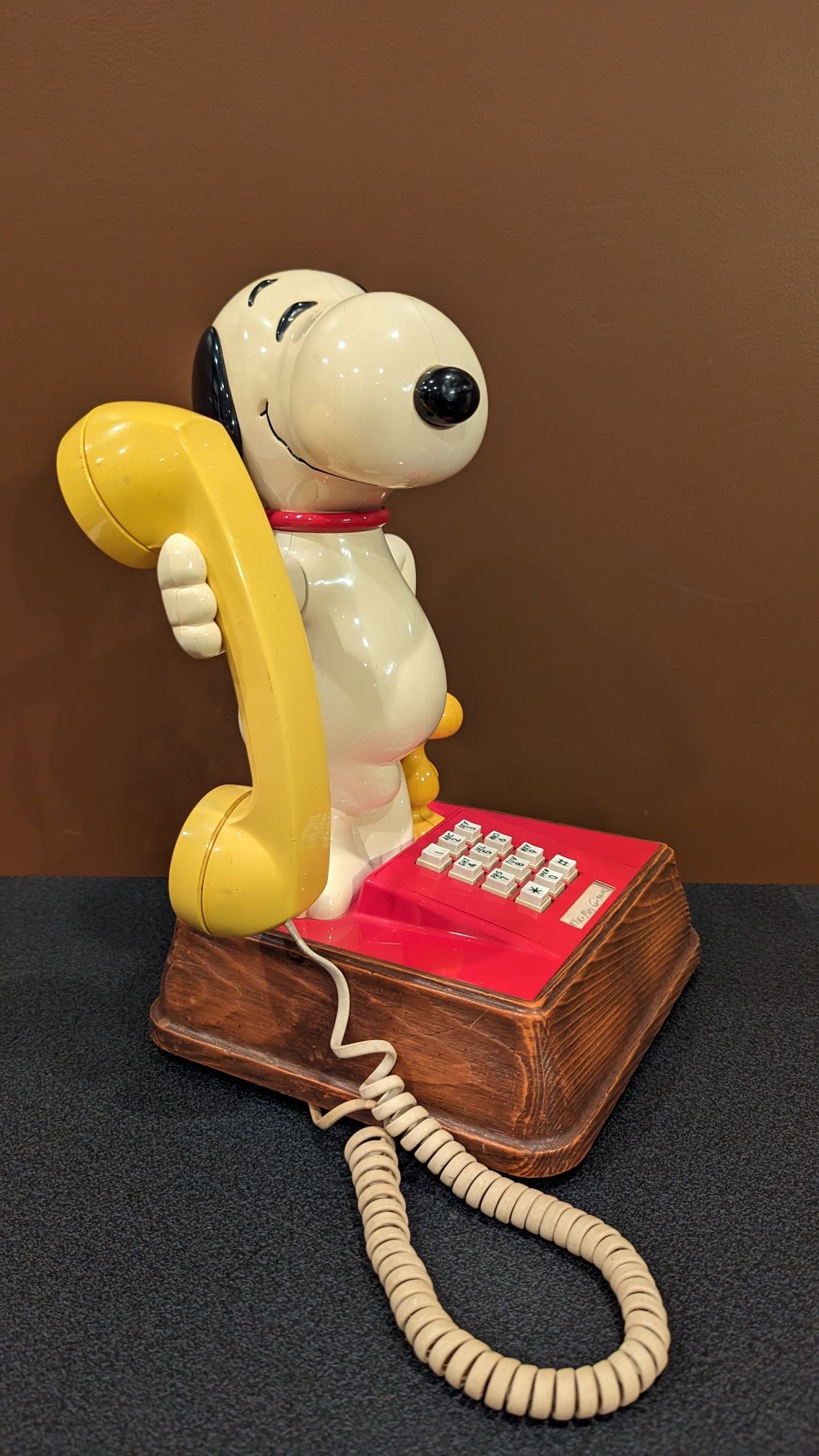 VINTAGE SNOOPY and WOODSTOCK PHONE MODEL #UBM8010 1976 PUSH BUTTON TELEPHONE