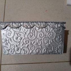 Metal Table Center Piece