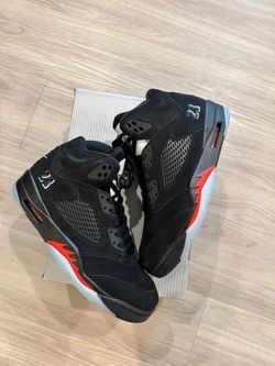 Size 11 men jordan 5 retro
