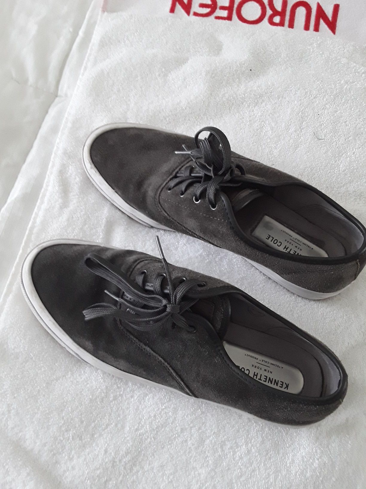 Kenneth cole size 10.5 suede shoes almost new