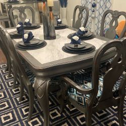 Dining Room Table With 6 Chairs/ Two Tie-Dye Chairs 