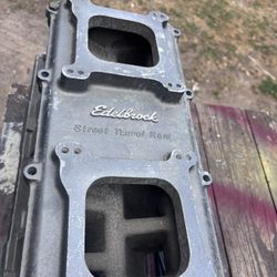Edelbrock street Tunnel Ram 