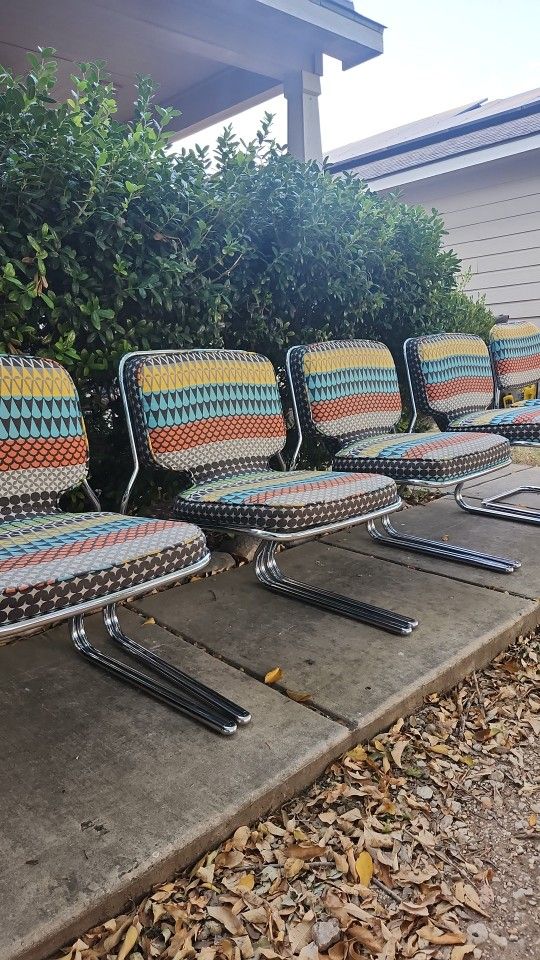 Mid-Century Modern Style Chairs 