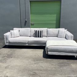 Light Grey Sectional Couch 